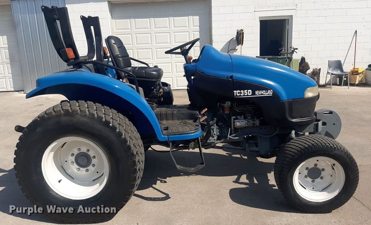 image for item DO3122 New Holland TC36D  tractor