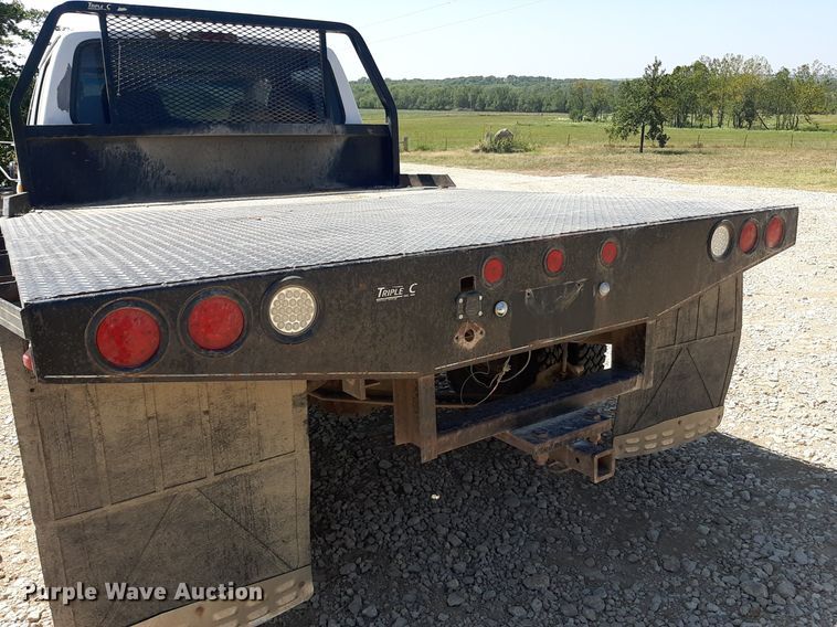 image for item DO3132 1995 Ford F350 XLT  Crew Cab flatbed pickup truck