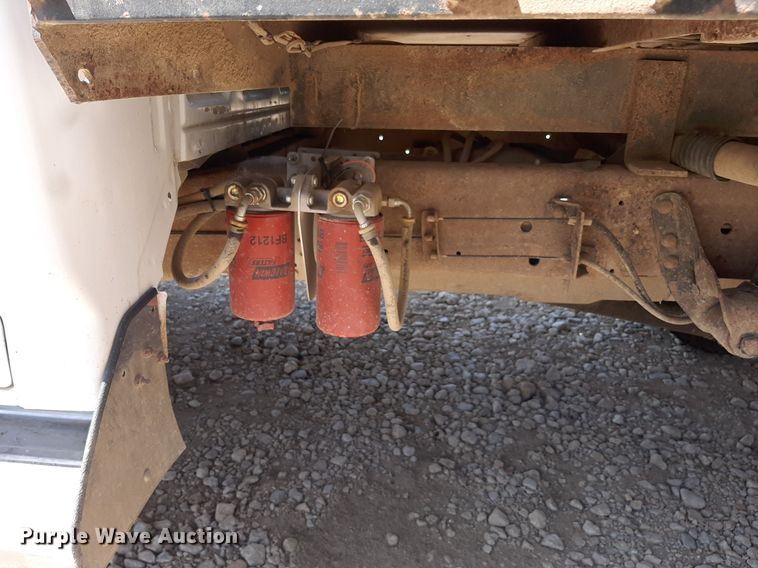 image for item DO3132 1995 Ford F350 XLT  Crew Cab flatbed pickup truck