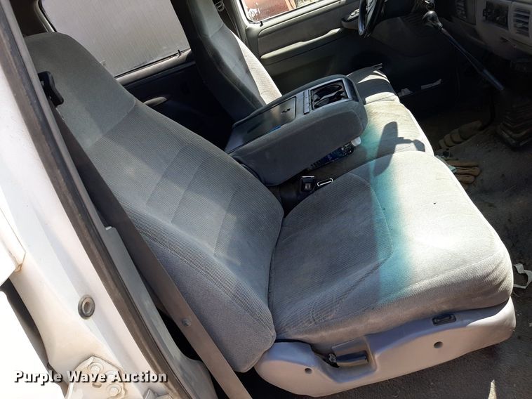 image for item DO3132 1995 Ford F350 XLT  Crew Cab flatbed pickup truck