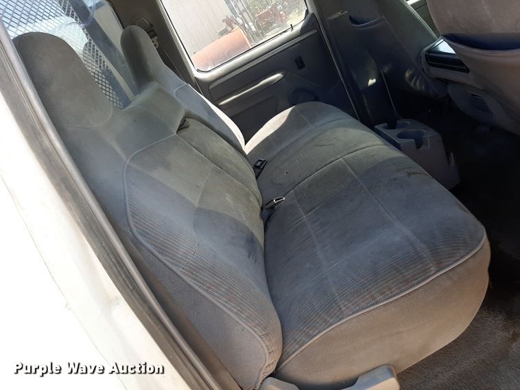 image for item DO3132 1995 Ford F350 XLT  Crew Cab flatbed pickup truck