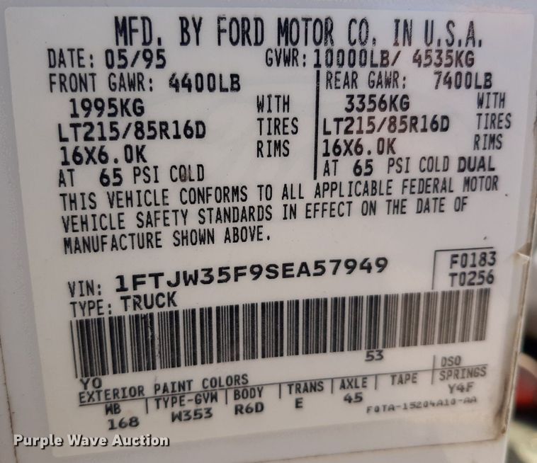 image for item DO3132 1995 Ford F350 XLT  Crew Cab flatbed pickup truck