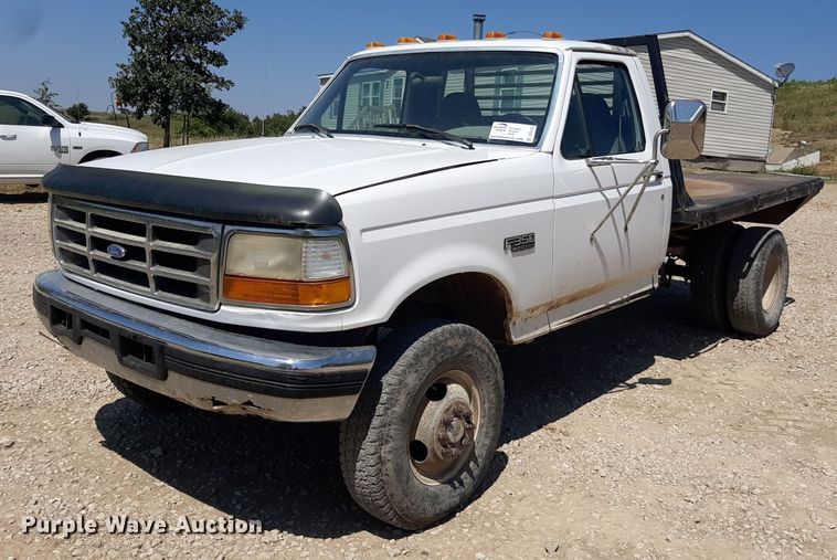 image for item DO3133 1997 Ford F350 XLT  flatbed pickup truck