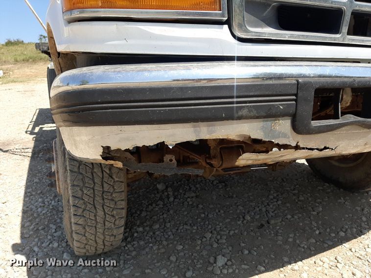 image for item DO3133 1997 Ford F350 XLT  flatbed pickup truck