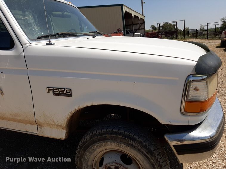 image for item DO3133 1997 Ford F350 XLT  flatbed pickup truck