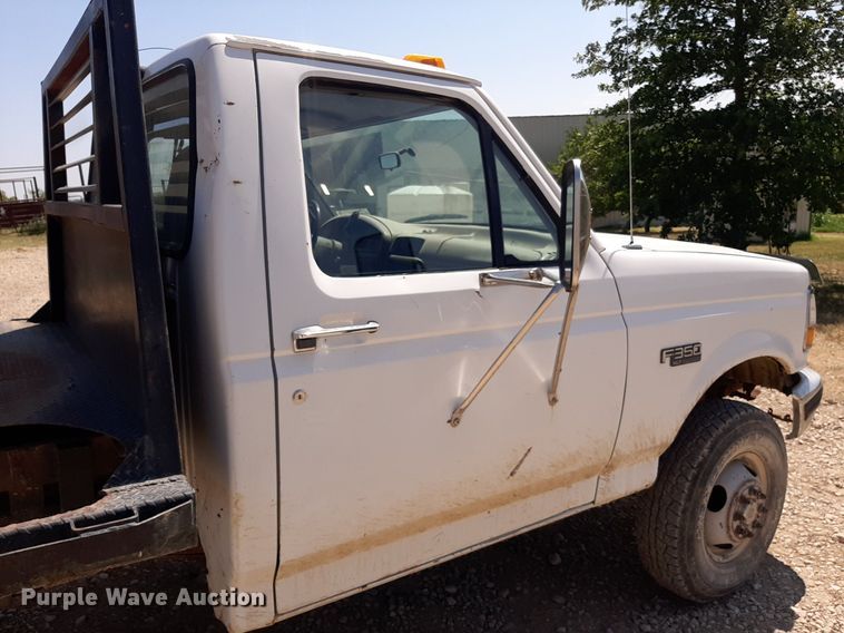image for item DO3133 1997 Ford F350 XLT  flatbed pickup truck