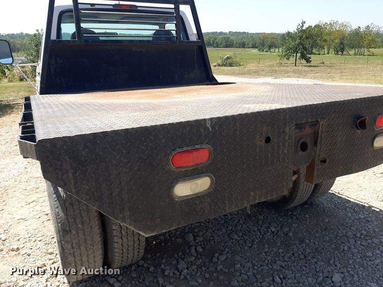 image for item DO3133 1997 Ford F350 XLT  flatbed pickup truck