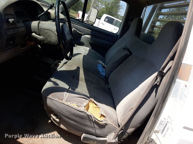 image for item DO3133 1997 Ford F350 XLT  flatbed pickup truck