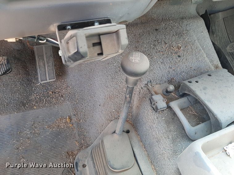 image for item DO3133 1997 Ford F350 XLT  flatbed pickup truck