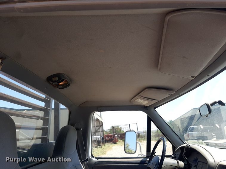 image for item DO3133 1997 Ford F350 XLT  flatbed pickup truck