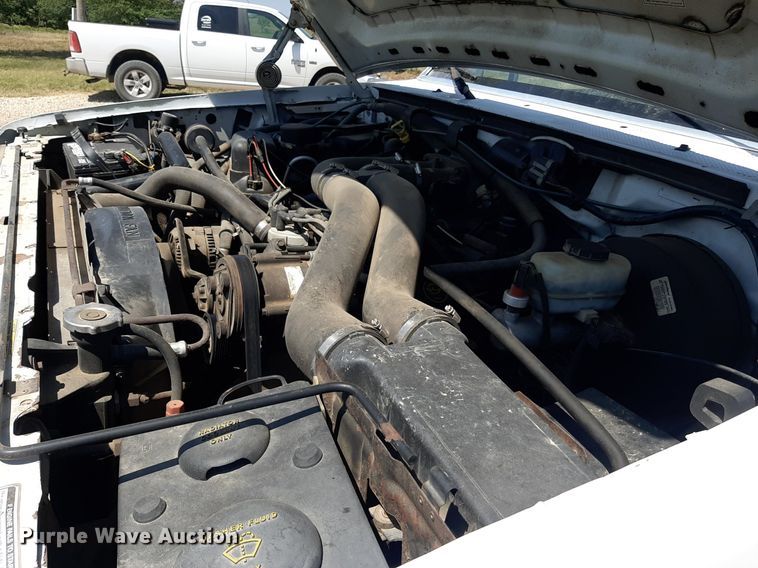 image for item DO3133 1997 Ford F350 XLT  flatbed pickup truck