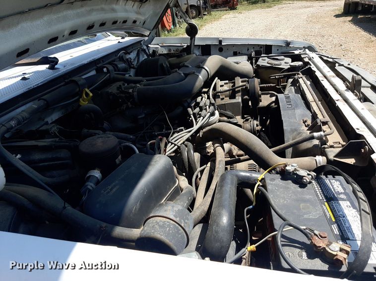 image for item DO3133 1997 Ford F350 XLT  flatbed pickup truck