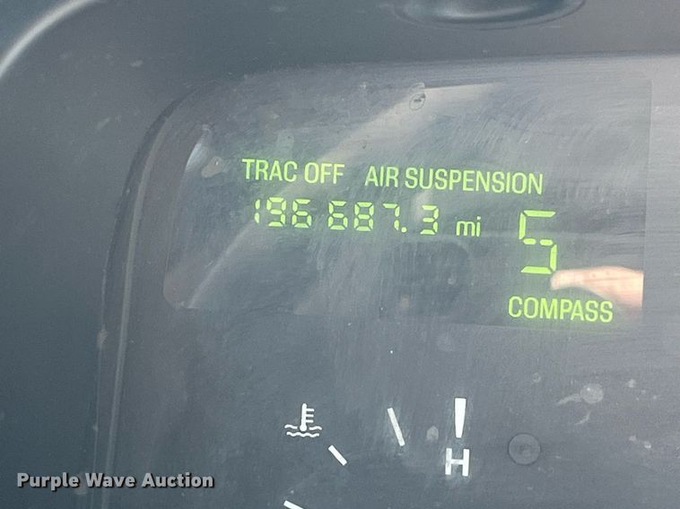 image for item DP2048 2000 Lincoln Town Car