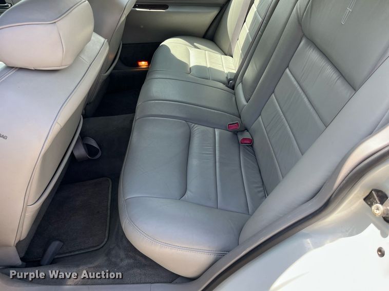 image for item DP2048 2000 Lincoln Town Car