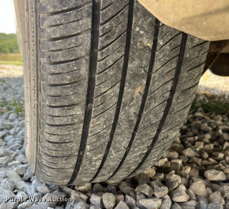 image for item DP2048 2000 Lincoln Town Car