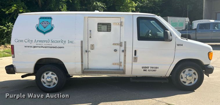 image for item DP2050 2006 Ford E350 Super Duty  armored van