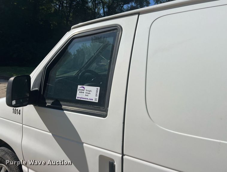 image for item DP2050 2006 Ford E350 Super Duty  armored van