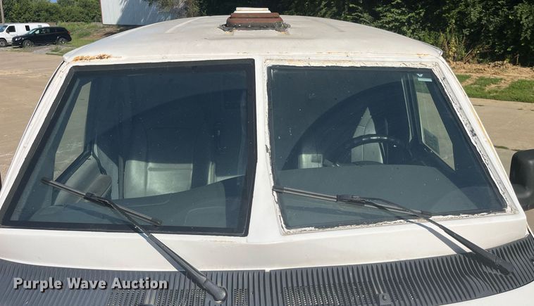 image for item DP2050 2006 Ford E350 Super Duty  armored van