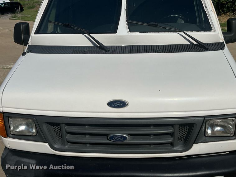 image for item DP2050 2006 Ford E350 Super Duty  armored van