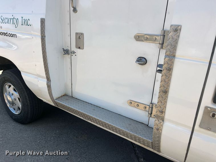 image for item DP2050 2006 Ford E350 Super Duty  armored van
