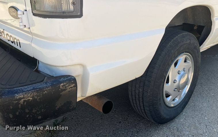 image for item DP2050 2006 Ford E350 Super Duty  armored van