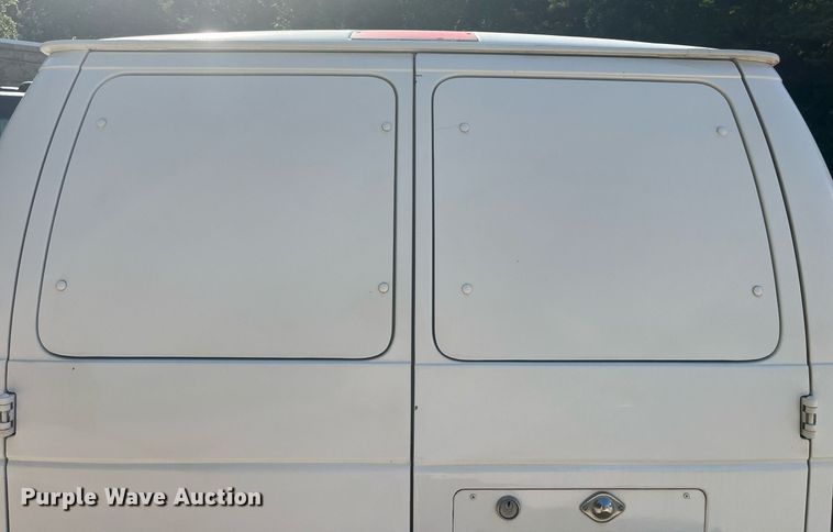 image for item DP2050 2006 Ford E350 Super Duty  armored van