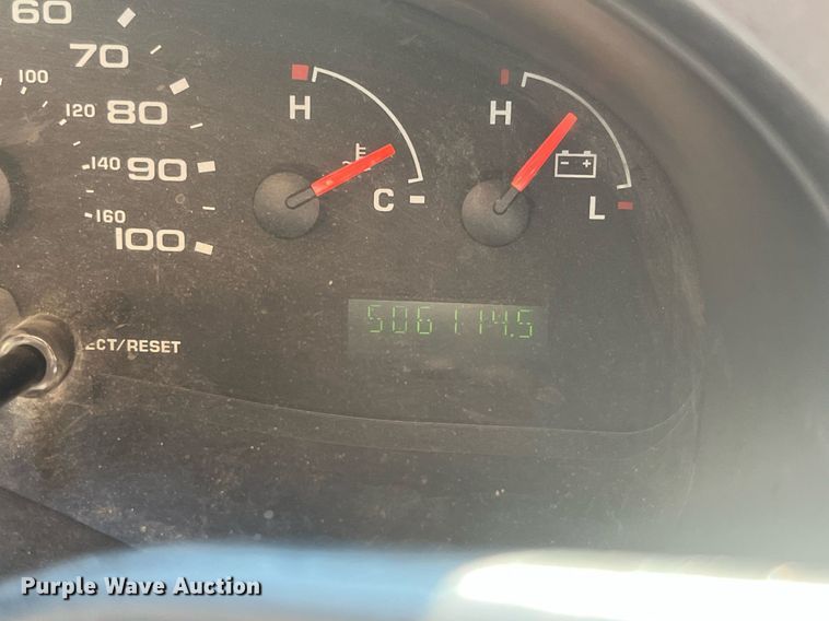 image for item DP2050 2006 Ford E350 Super Duty  armored van