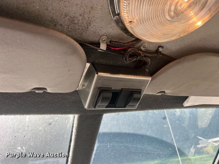 image for item DP2050 2006 Ford E350 Super Duty  armored van