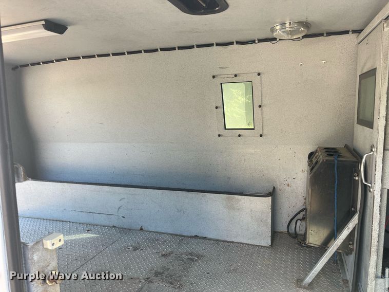 image for item DP2050 2006 Ford E350 Super Duty  armored van