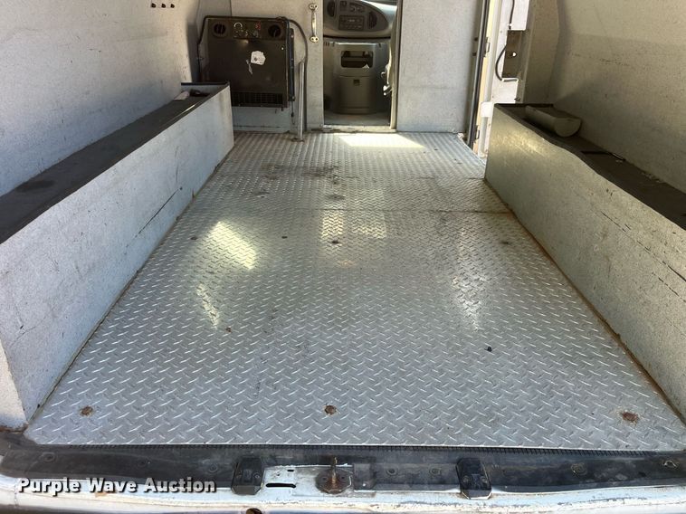 image for item DP2050 2006 Ford E350 Super Duty  armored van