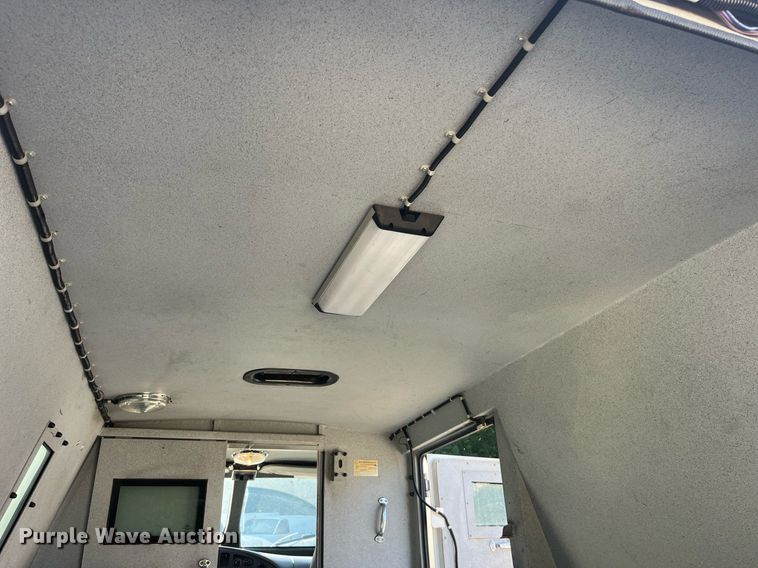 image for item DP2050 2006 Ford E350 Super Duty  armored van