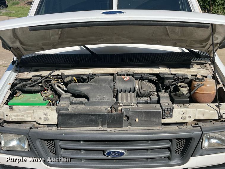 image for item DP2050 2006 Ford E350 Super Duty  armored van