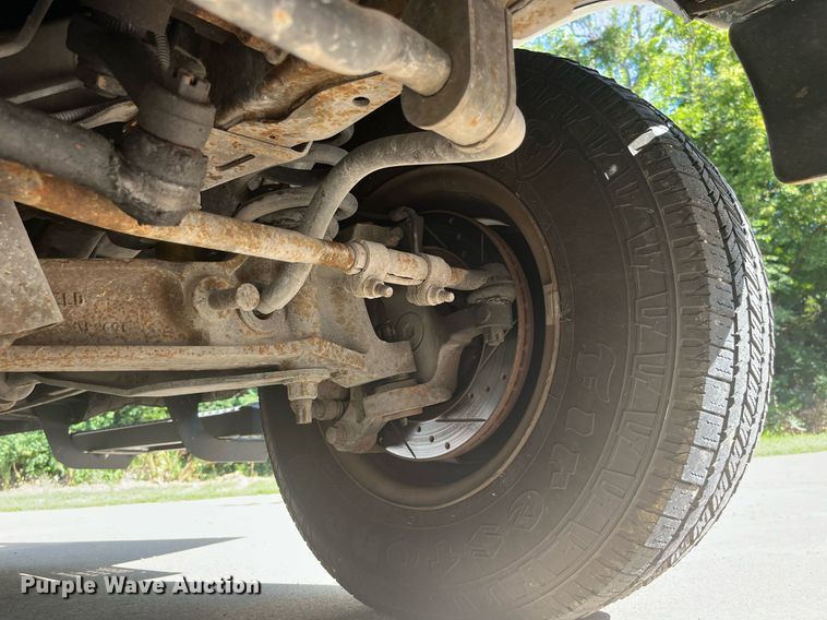 image for item DP2050 2006 Ford E350 Super Duty  armored van