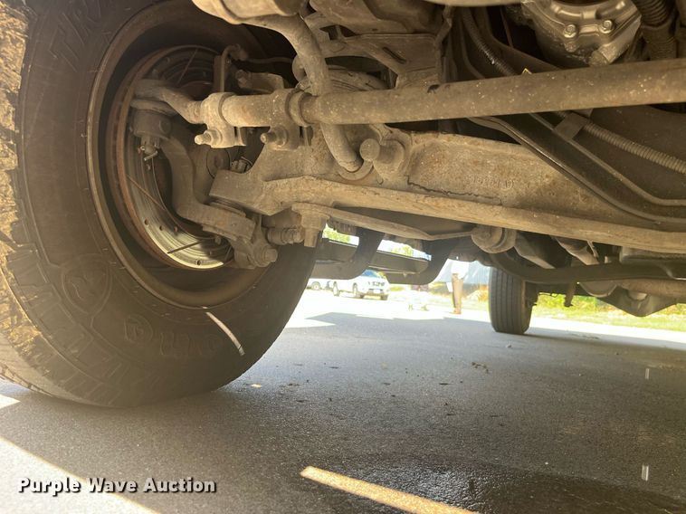 image for item DP2050 2006 Ford E350 Super Duty  armored van