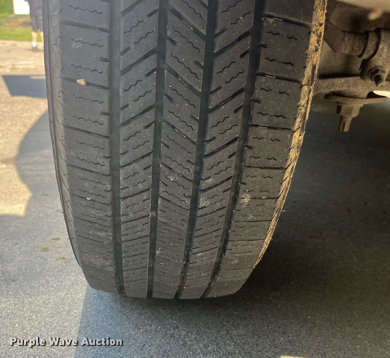 image for item DP2050 2006 Ford E350 Super Duty  armored van