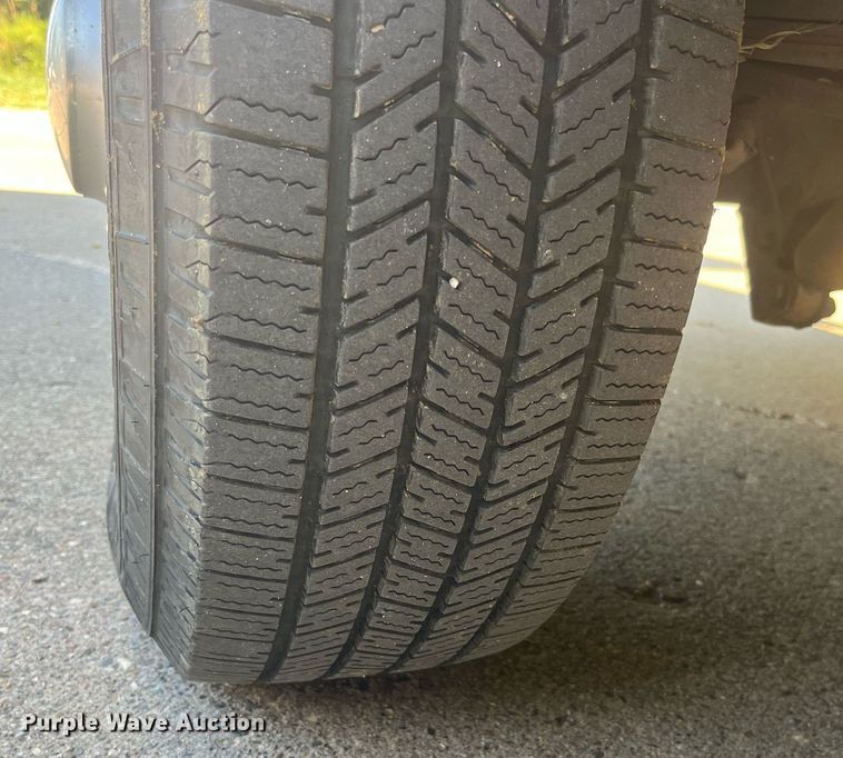 image for item DP2050 2006 Ford E350 Super Duty  armored van