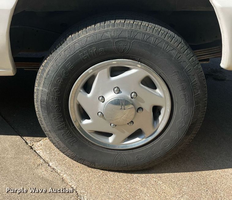 image for item DP2050 2006 Ford E350 Super Duty  armored van