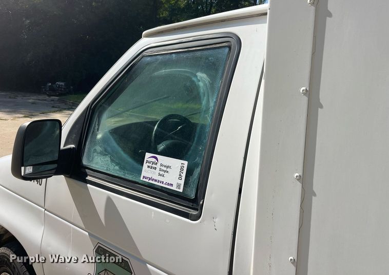 image for item DP2051 1999 Ford E350  armored van