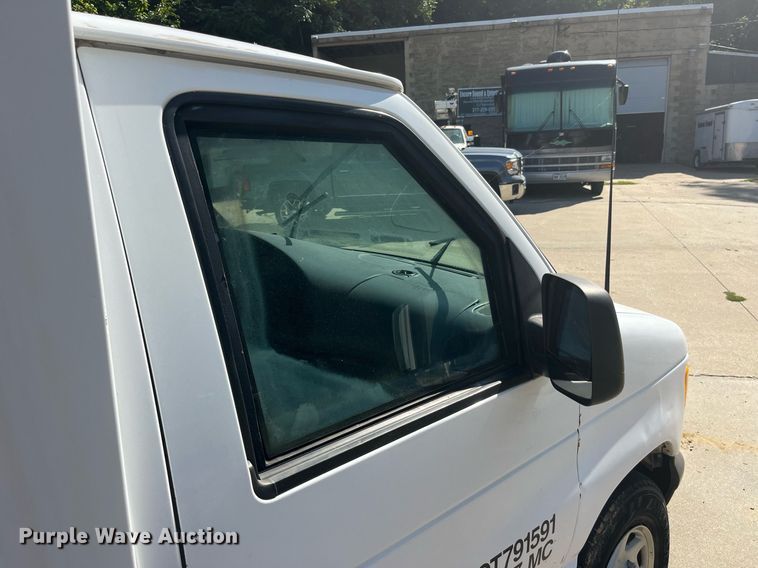 image for item DP2051 1999 Ford E350  armored van