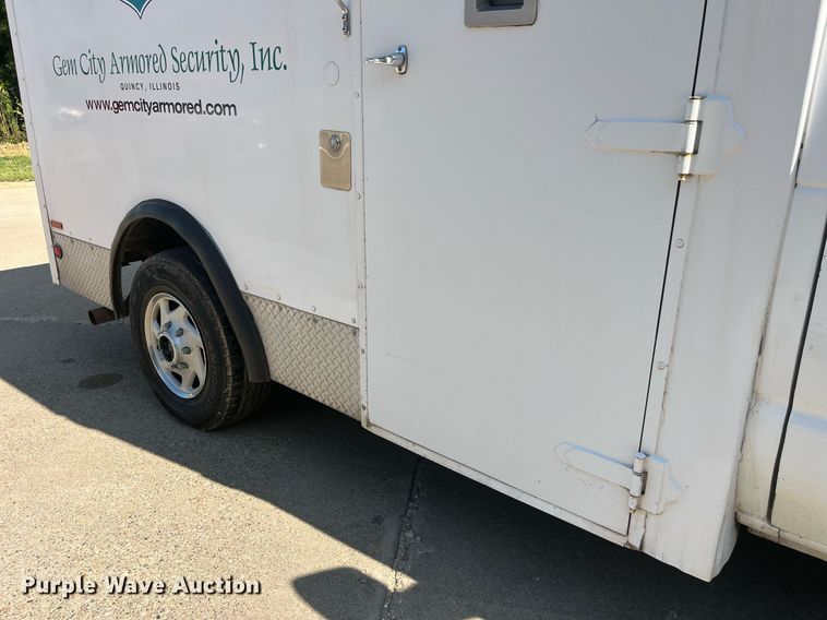 image for item DP2051 1999 Ford E350  armored van