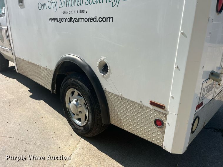 image for item DP2051 1999 Ford E350  armored van
