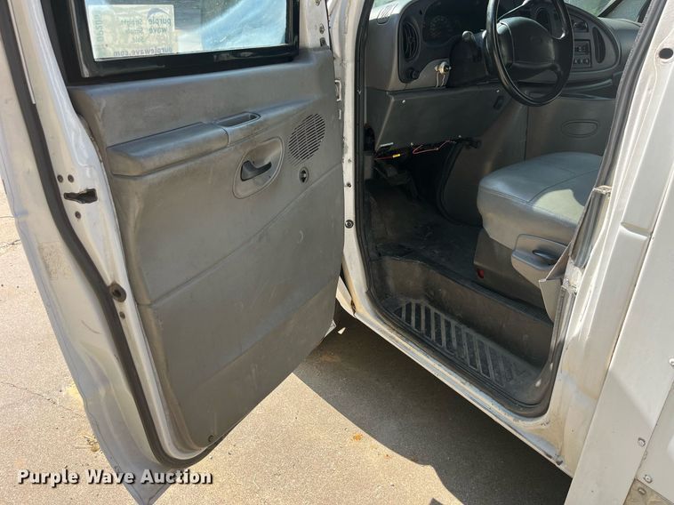 image for item DP2051 1999 Ford E350  armored van