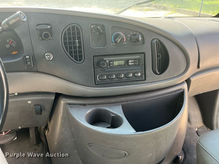 image for item DP2051 1999 Ford E350  armored van