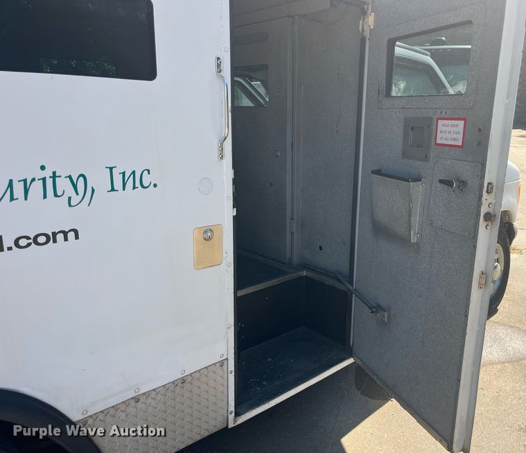 image for item DP2051 1999 Ford E350  armored van