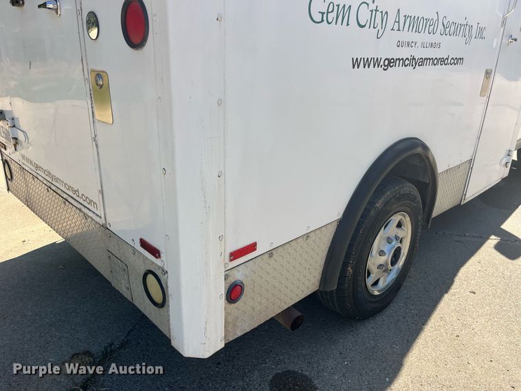 image for item DP2051 1999 Ford E350  armored van