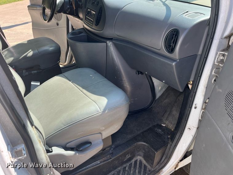 image for item DP2051 1999 Ford E350  armored van