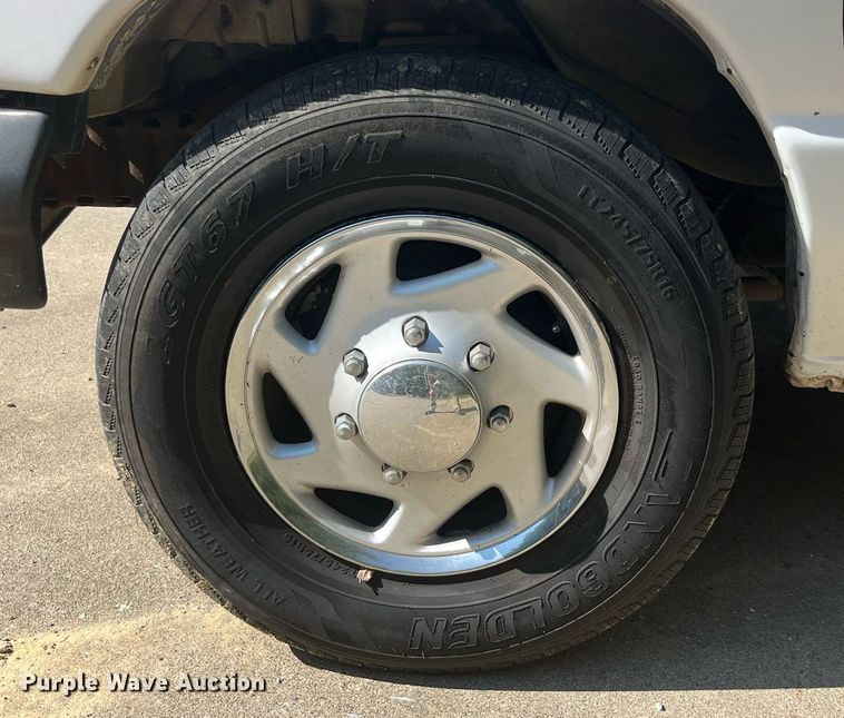 image for item DP2051 1999 Ford E350  armored van