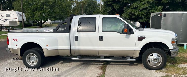 image for item DP2053 2008 Ford F350 Lariat Super Duty  Crew Cab pickup truck