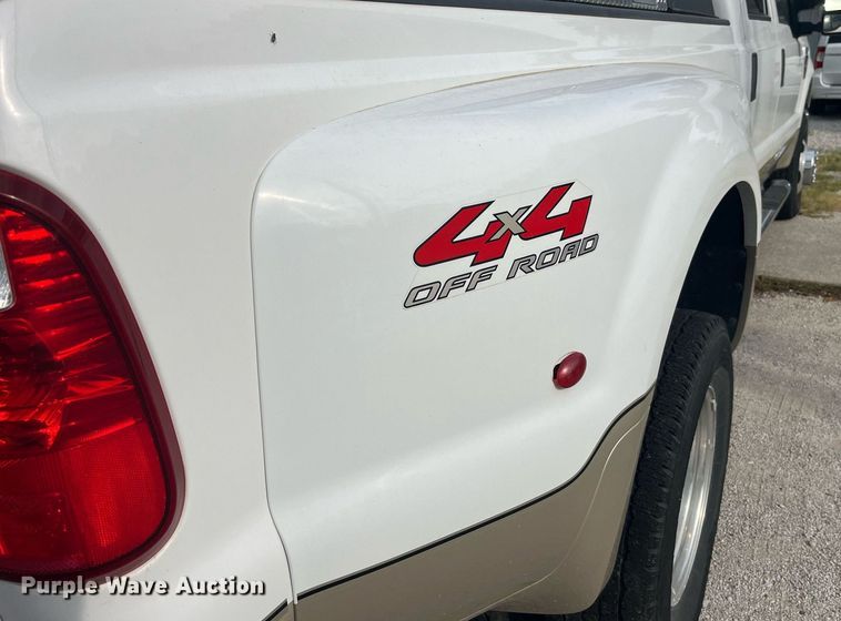 image for item DP2053 2008 Ford F350 Lariat Super Duty  Crew Cab pickup truck