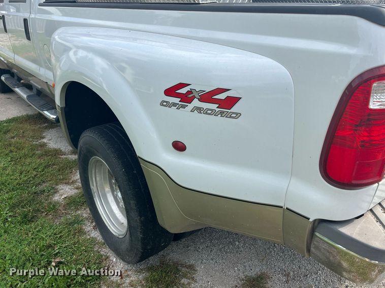 image for item DP2053 2008 Ford F350 Lariat Super Duty  Crew Cab pickup truck